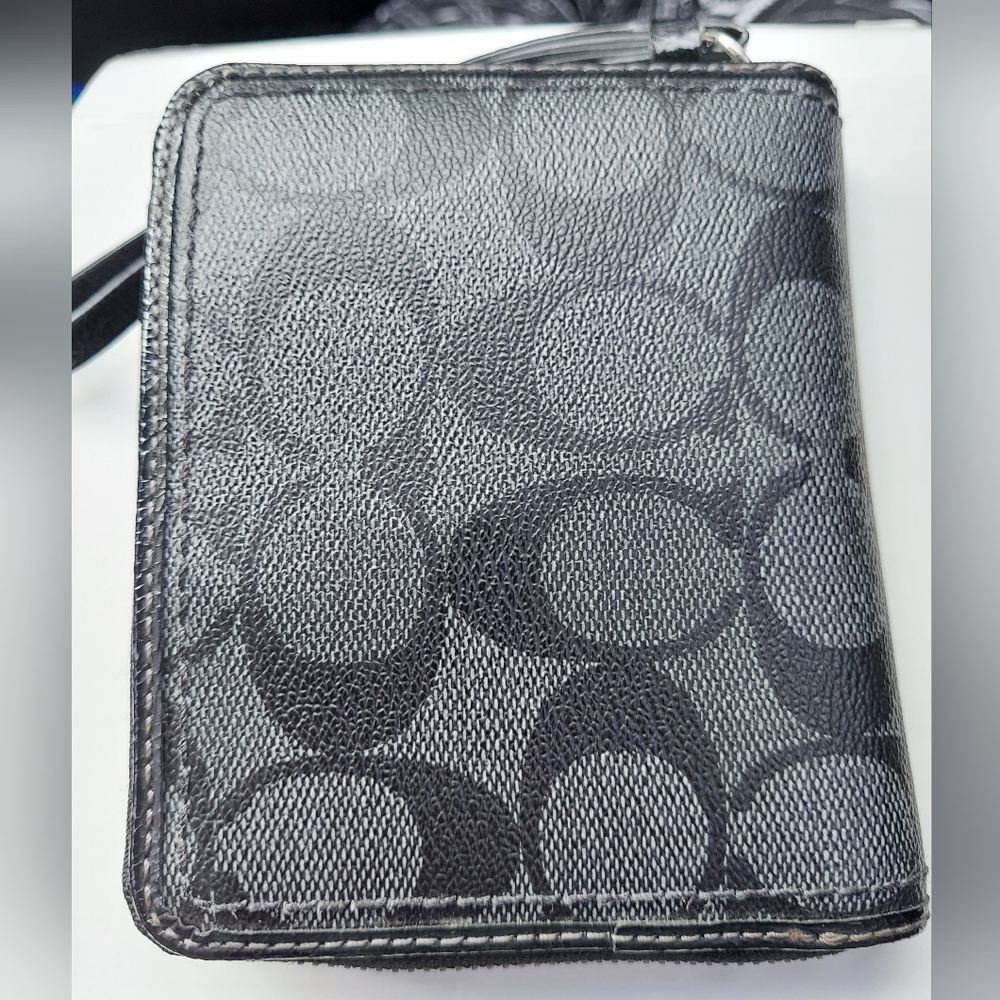 Coach Peyton Signature Medium Zip Around Wallet Black/Gray #F47341  Silver Tone - Picture 2 of 4